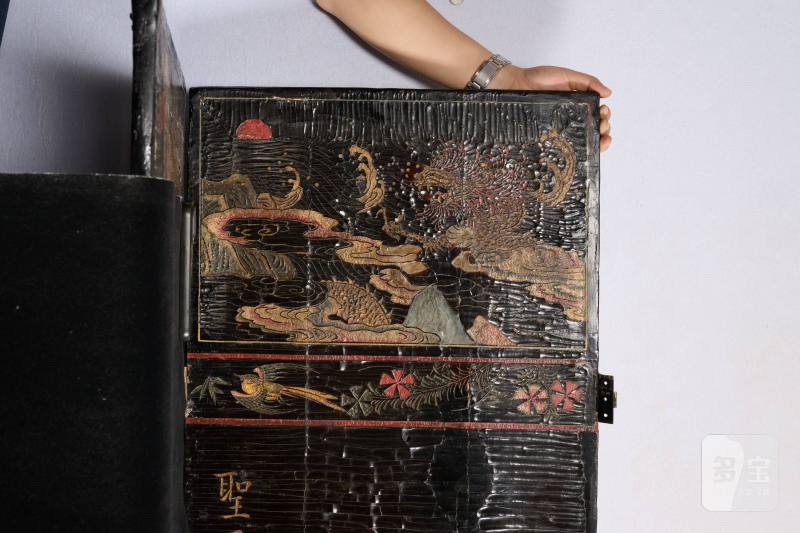 Lot1048 清康熙十二年（1673） 广作三水县知县苏嵋荣寿款彩大屏风 十二扇 - 图20